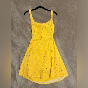 Cute yellow dress,perfect for summer!